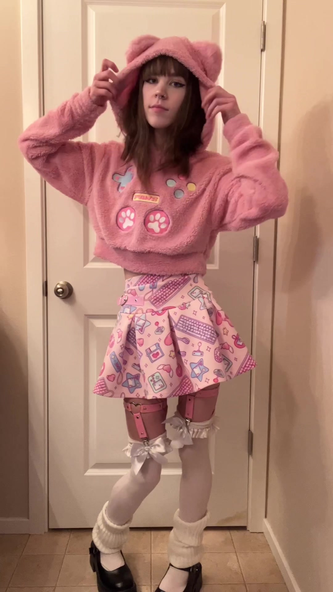 i got so many compliments i was :,) <33 #fashioninspo #getreadywithme #htfanatic #fitcheck #twitchstreamer #gamergirl...