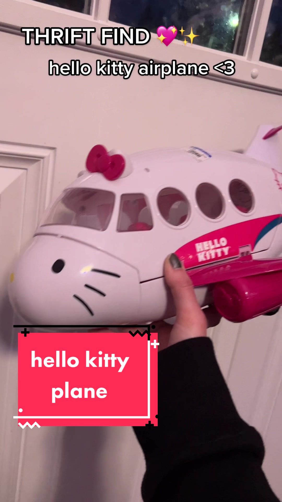 that’s the nosie of the airplane not my pc #hellokitty #sanrio #thriftfind #twitch #twitchstreamer