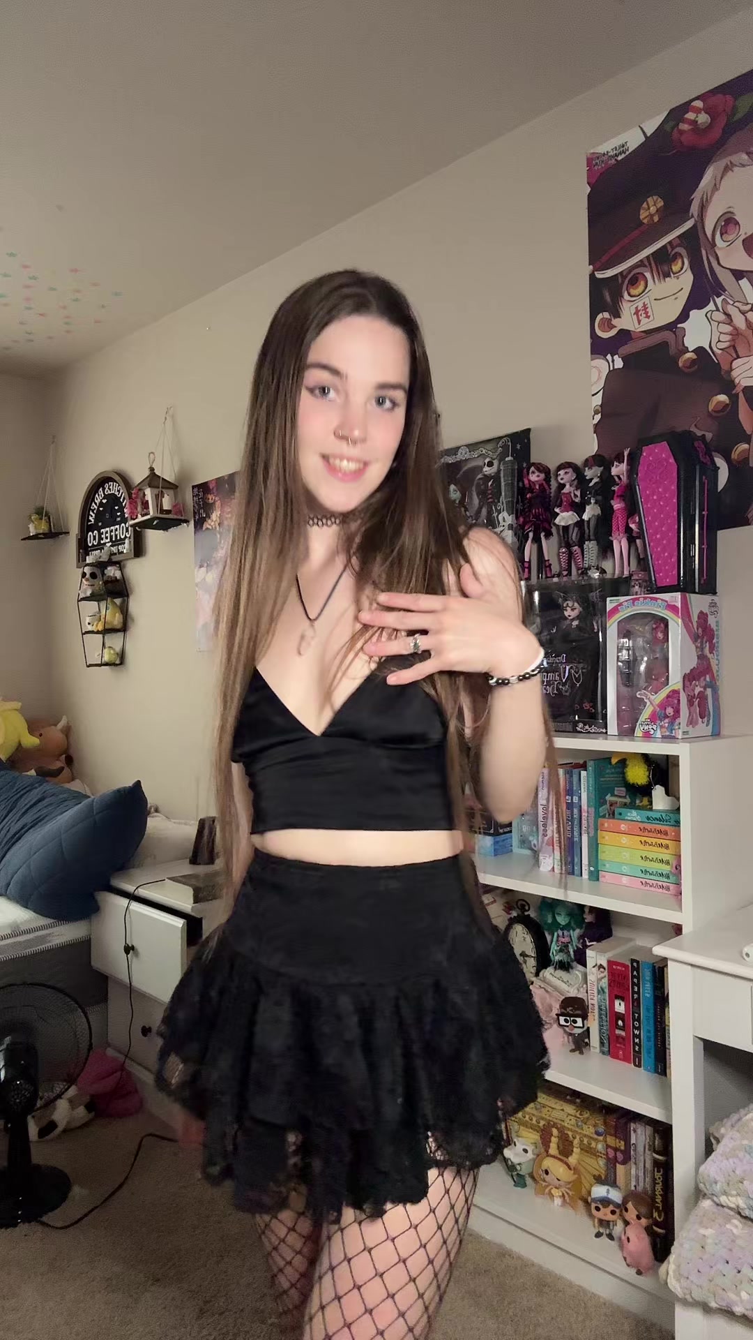 you heard the woman !! no metaphors ‼️🤭 #fyp #fitcheck #sabrinacarpenter #housetour #smallstreamer