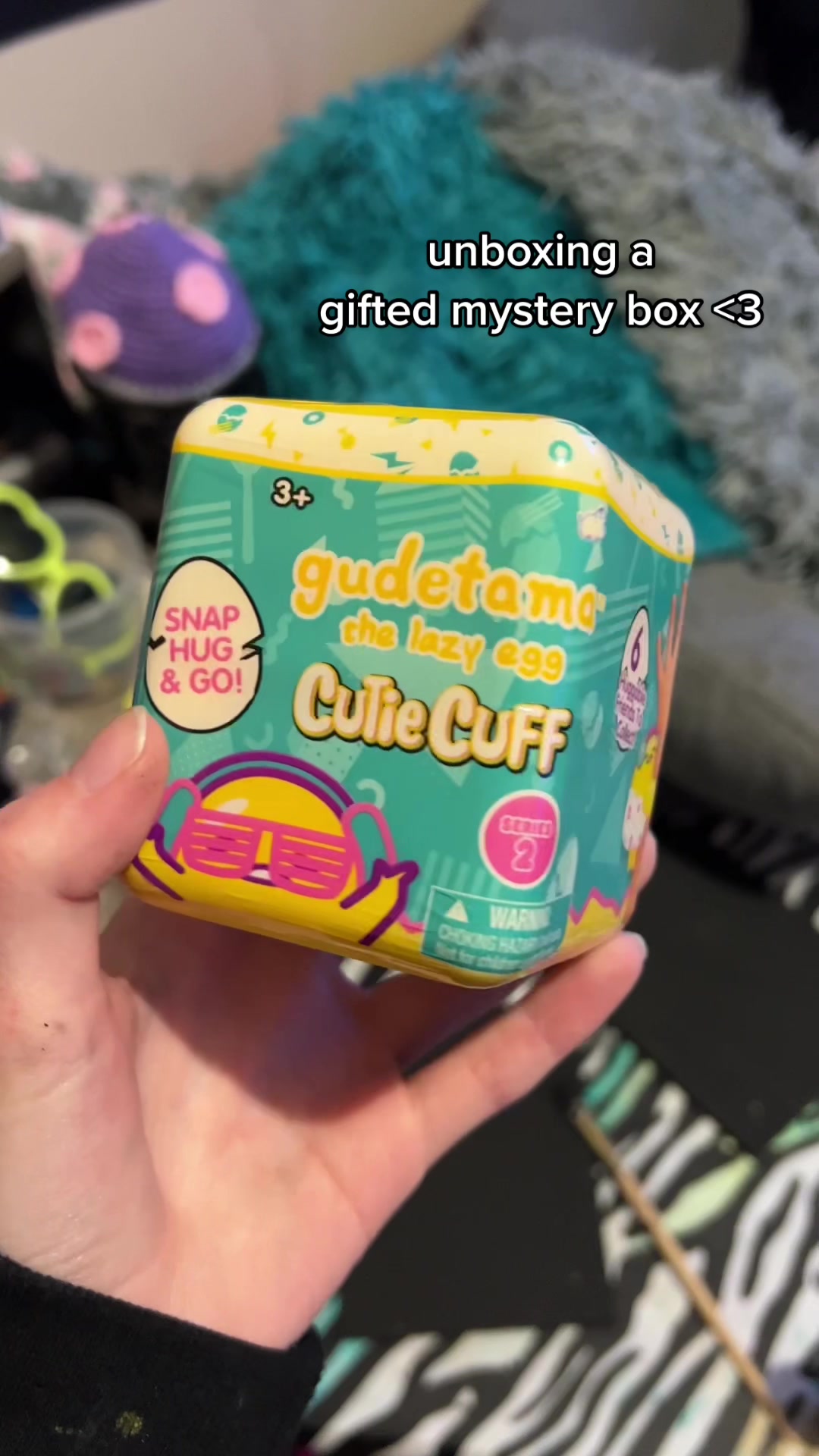 I DIDNT KNOW THEY MADE MORE CUTIE CUFFS AHH, i love my pom pok phrin one 🫶🫶 #sanrio #gudetama #unboxingvideo #twitc...