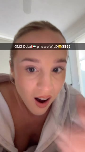 is this girl okay hahah ?? in Dubai?? 😭😭 #solotravel #solotraveltips #femalesolotravel #dubaitrip #dubaitravel