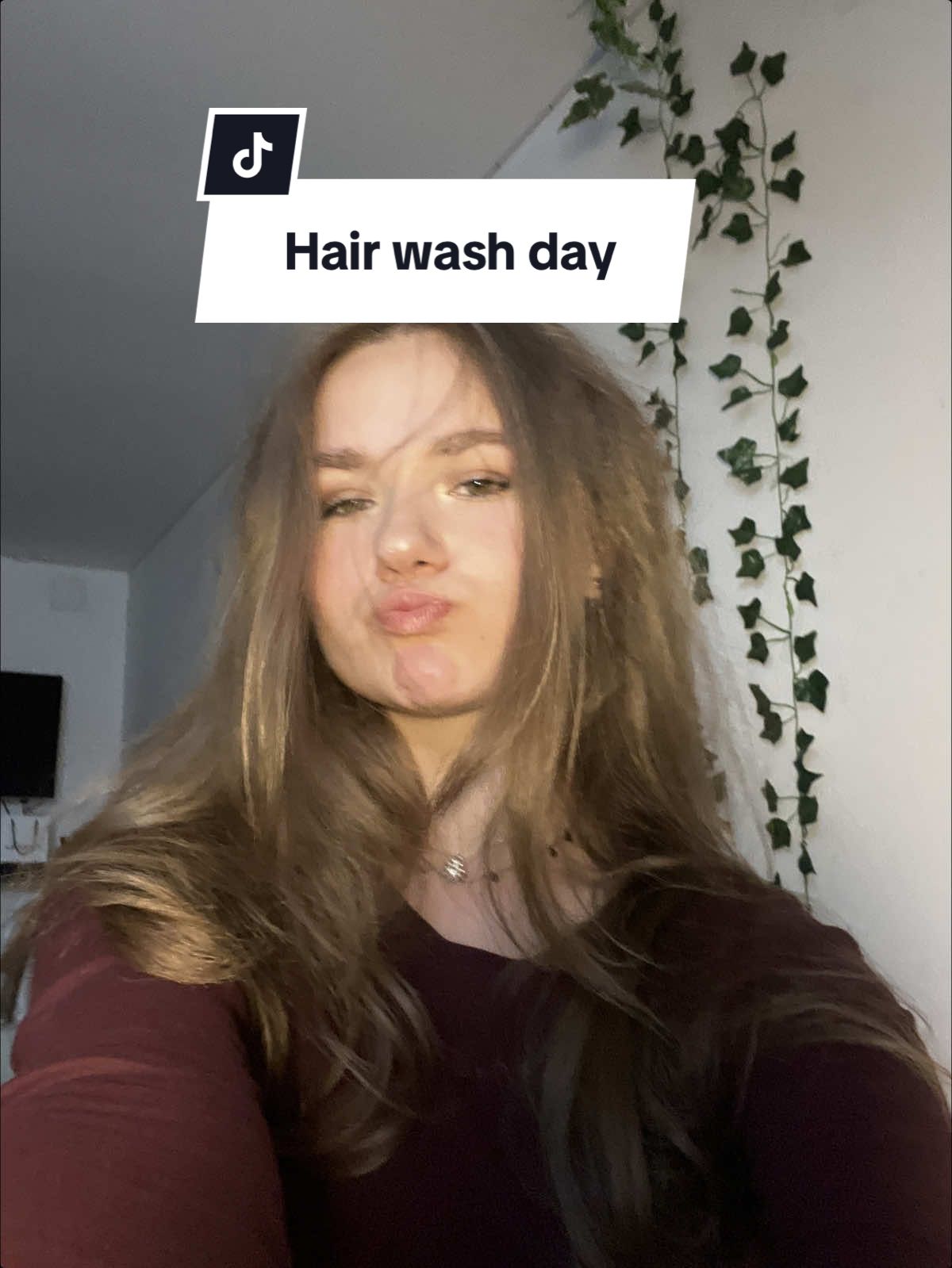 my favorite thing to do that i also hate doing 🧼💆‍♀️ why does washing my hair feel like a full time job 😩 #hairwas...