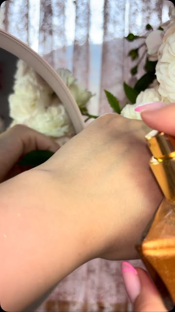 Aesthetic product spotlight: @nuxe Multi-Purpose Dry Oil Love how it nourishes the skin while leaving a subtle, golde...