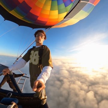 Coach said do more cardio. I said say less 🪂 Rest day, but make it above the clouds. Would you jump? 👇 #restday #gy...