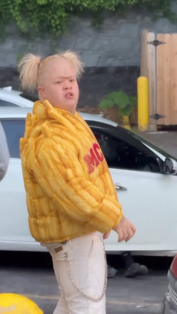fam dont get it fr 🤷‍♂️ they don’t kno im rlly the biggest fry 🍟 in the skreets 💯🗣️ #explorepage #friesmcgee