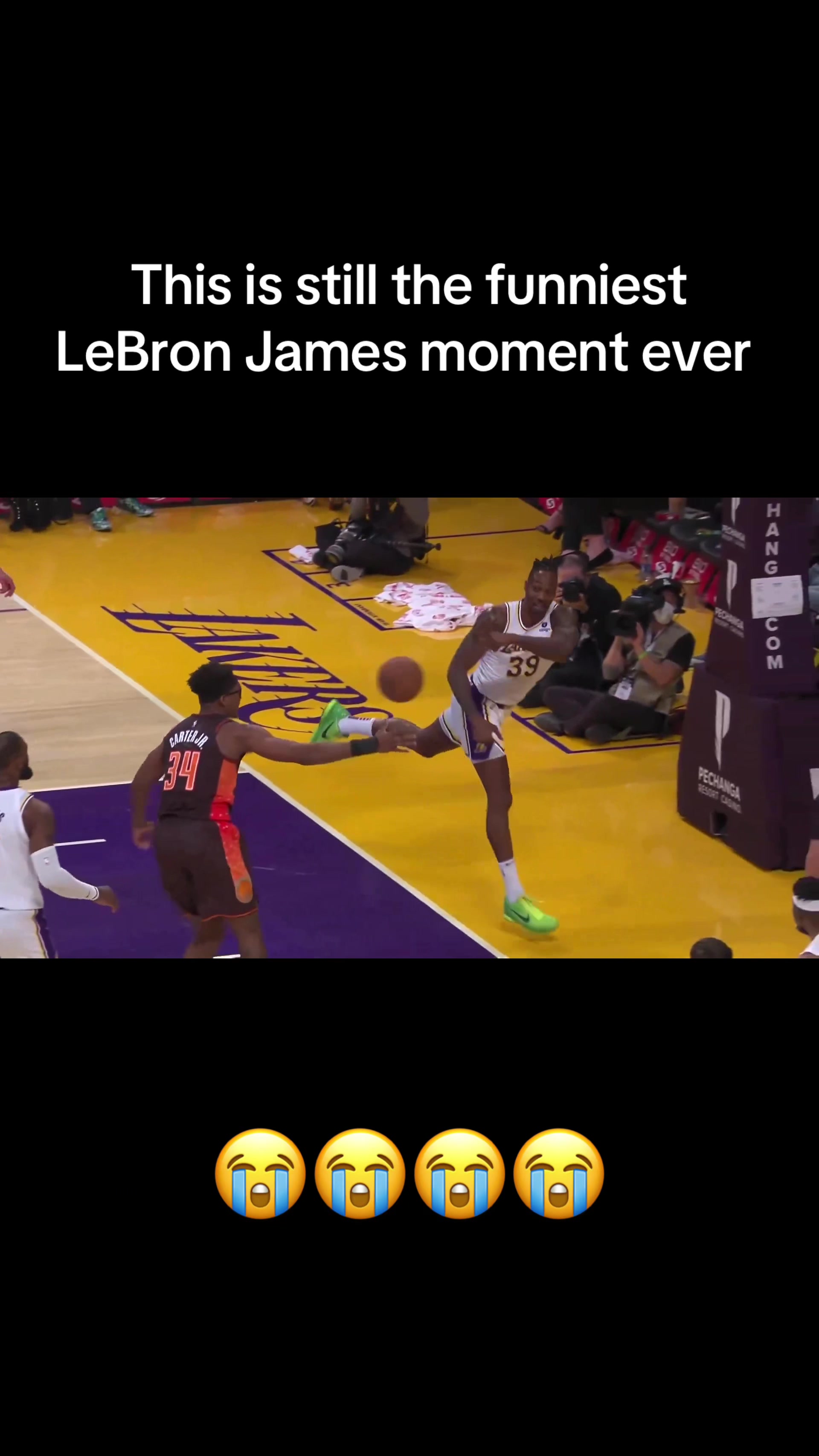 LeBron was WILD for this 😭 #lebron #lebronjames #nba #memes #basketball #funny #funnysportsclips