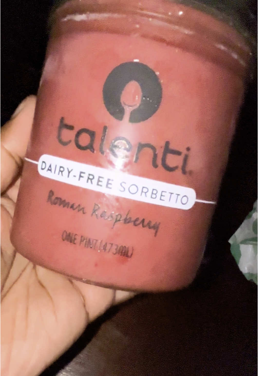 This Raspberry Talenti sorbetto taste just like an Acai bowl ! #talentisorbetto #talenti #acaibowl