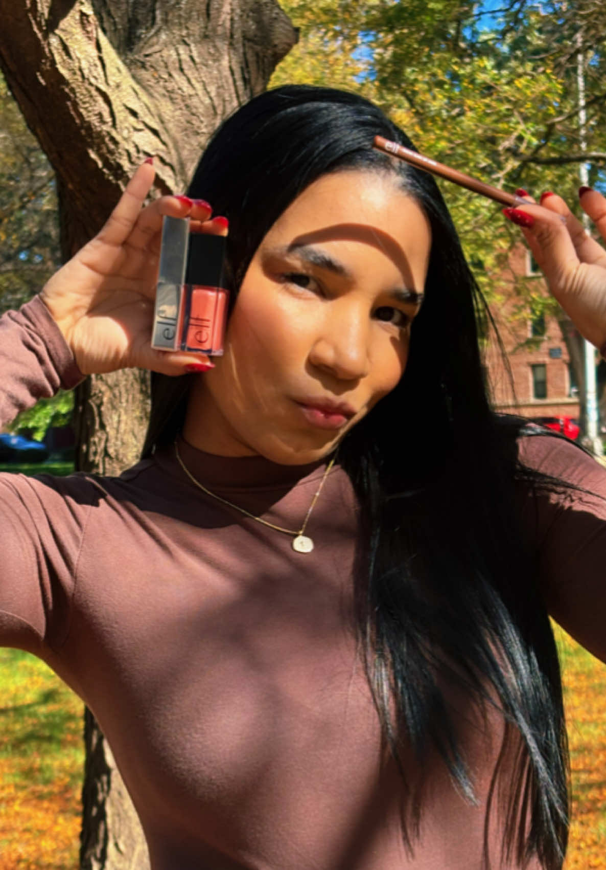 POV: encontré mis nuevos favoritos de e.l.f. 💄✨ El combo perfecto para un makeup look natural pero 🔥 ¿Cuál probaría...