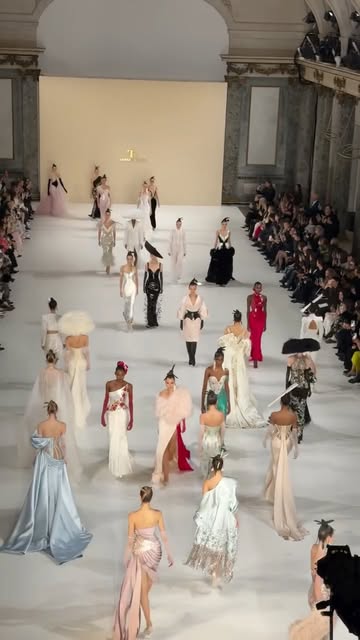 @tamararalph’s SS26 Couture show “La Lumière Dorée” unfolds as a whispered dialogue between East and West, restraint...
