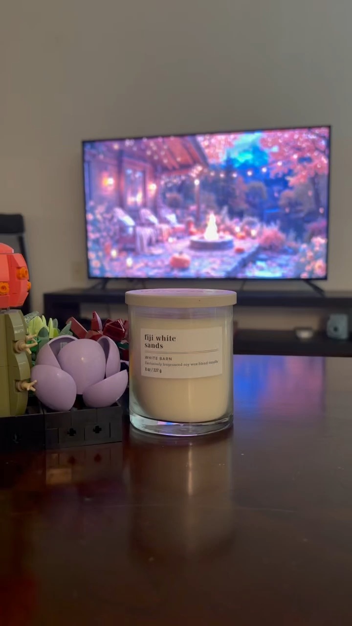 Cozy candle vibes