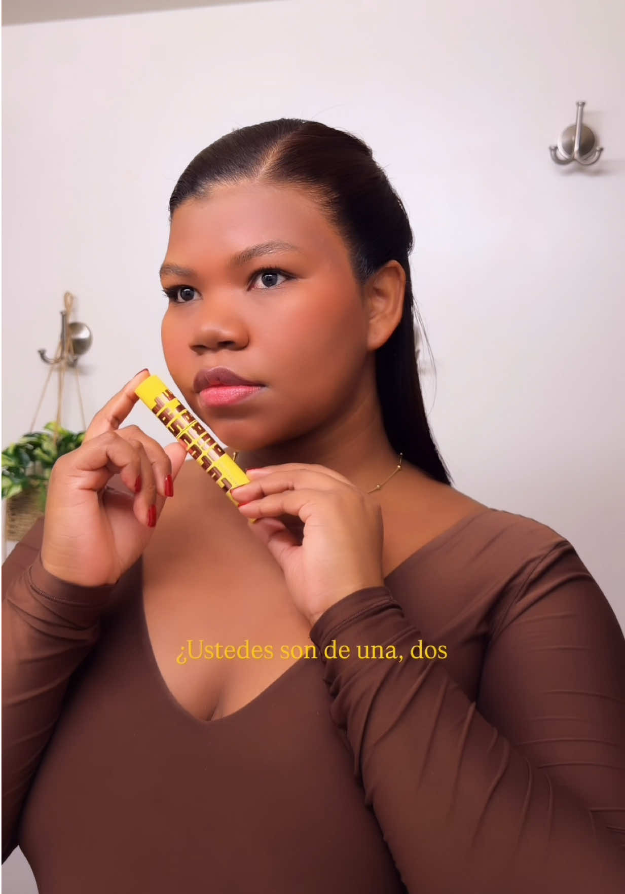 #MaybellinePartner ✨ Elevando el look con la Bubble Mascara de Maybelline. Dos capas para definir, separar y darle es...