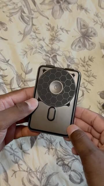 If your phone battery or watch always dies at the worst time STOP SCROLLING! 🛑 This Ridge Magnetic Power Bank in Mat...