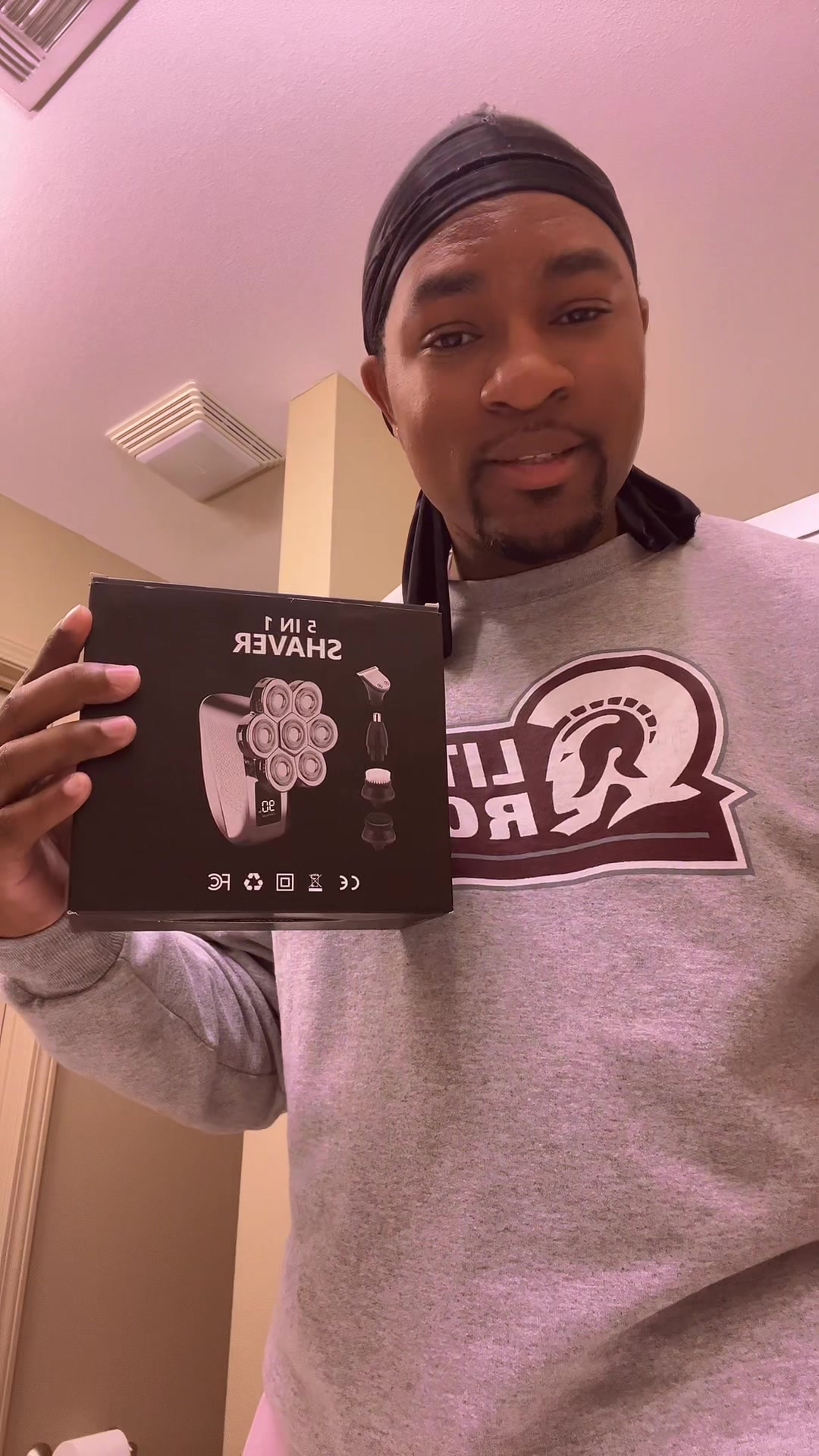 Back with another product review! This time we have the Vexloria 5 in 1 Waterproof Shaver! S/O to @Vexloria Store for...