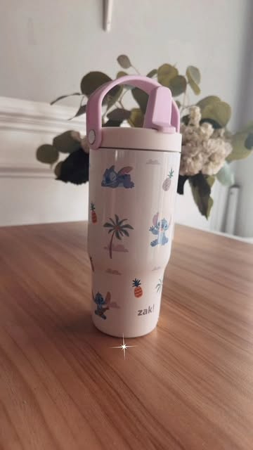 Our summer adventures always have one thing in common... making sure we stay hydrated! 💙🌺 Brynlee has been carrying...