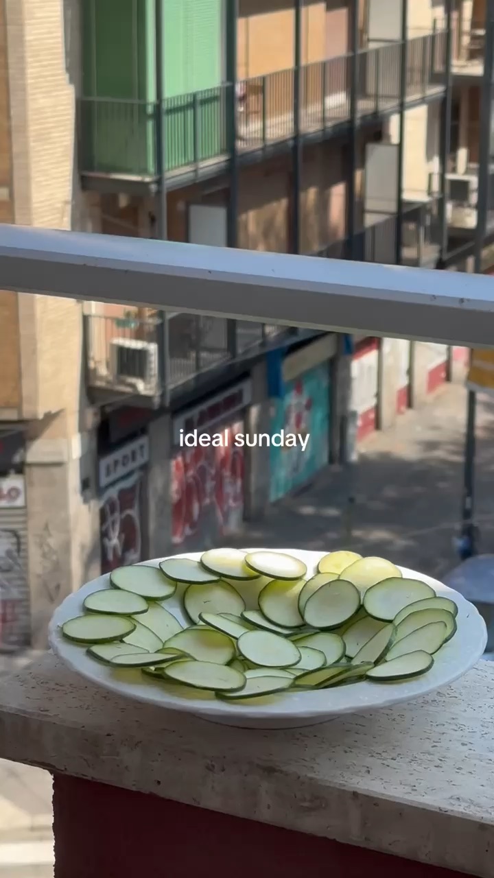 Ideal Sunday cooking video