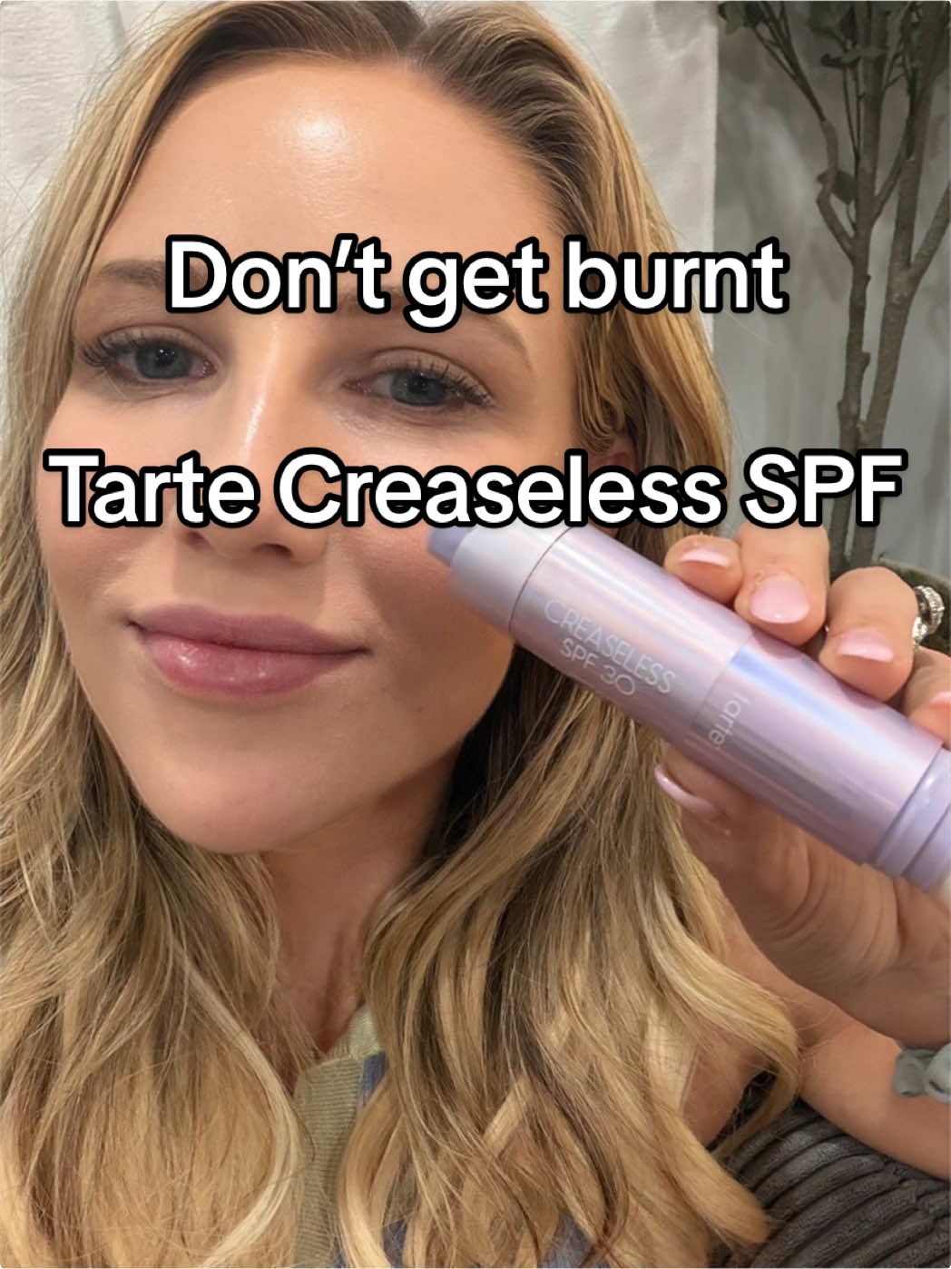 Don’t be me - use the @tarte cosmetics creaseless SPF powder as setting powder to protect yourself from the sun #spf...