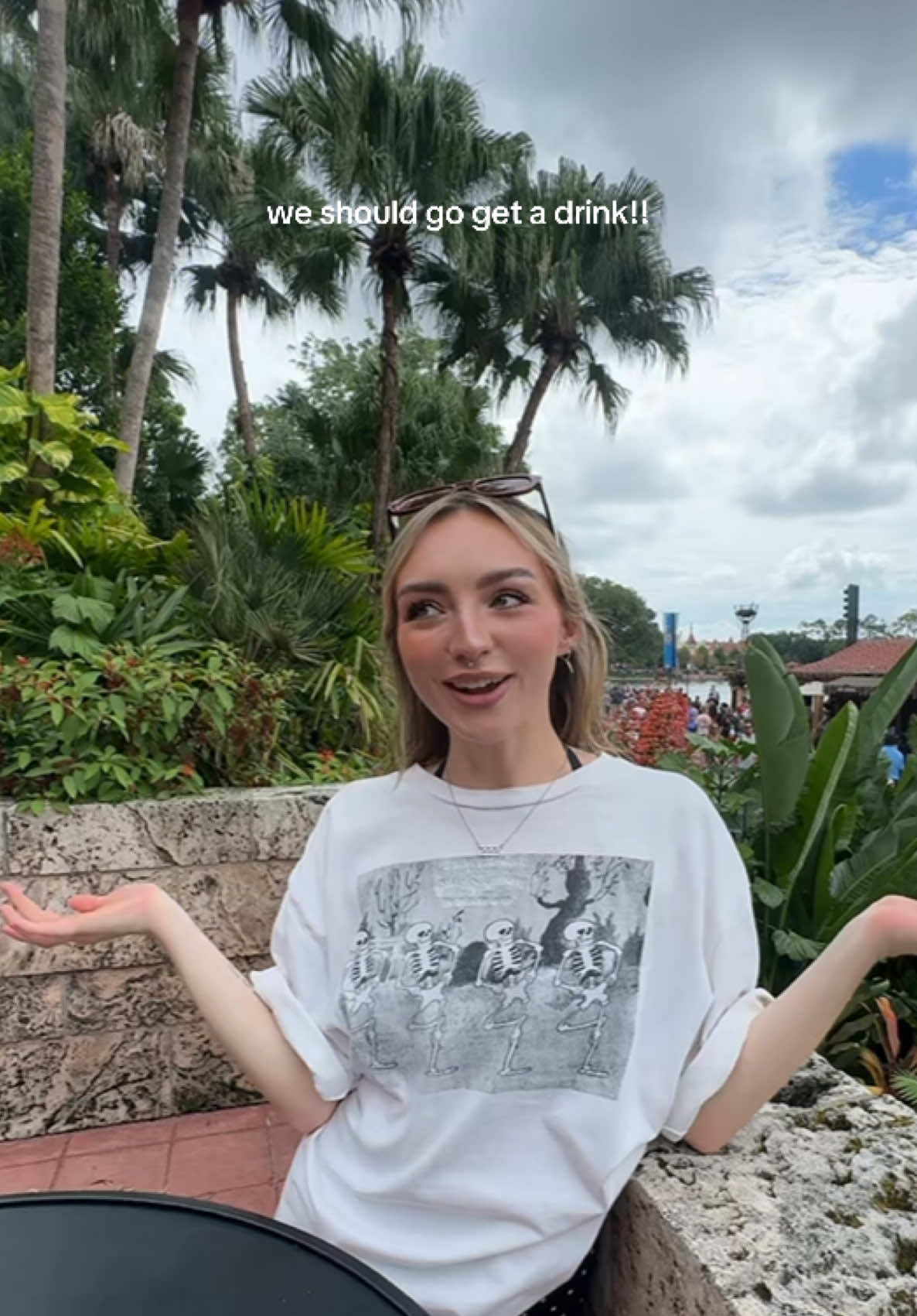 it’s always 5 o’clock in our world @erin 🥂🗺️😋 #drinkaroundtheworld #epcot #happyhour #girlythings #disneyworld