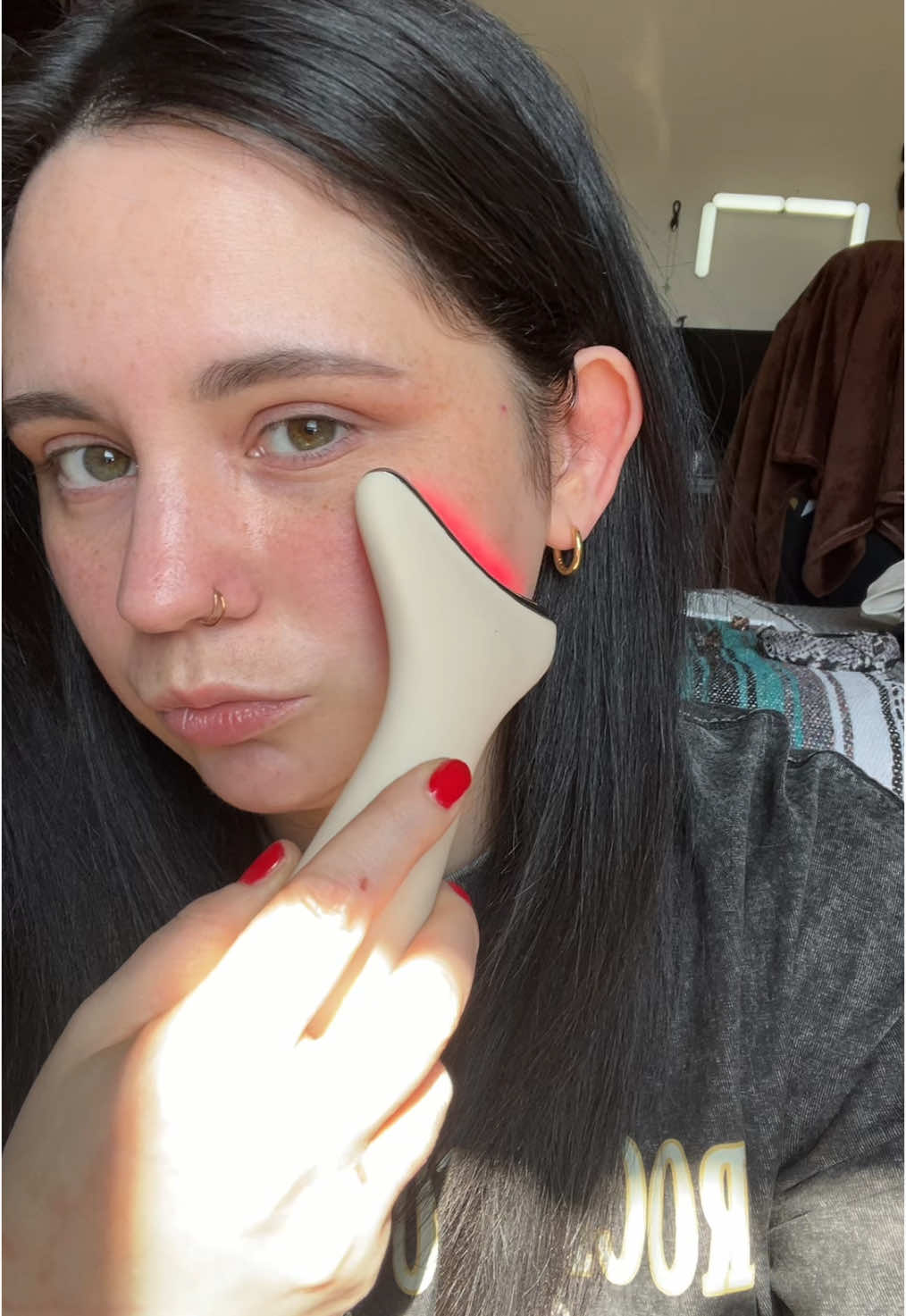 Summer skin care made a little easier 🥰 light therapy at night and sun screen in day @revomadic #revomadic #revo #fa...