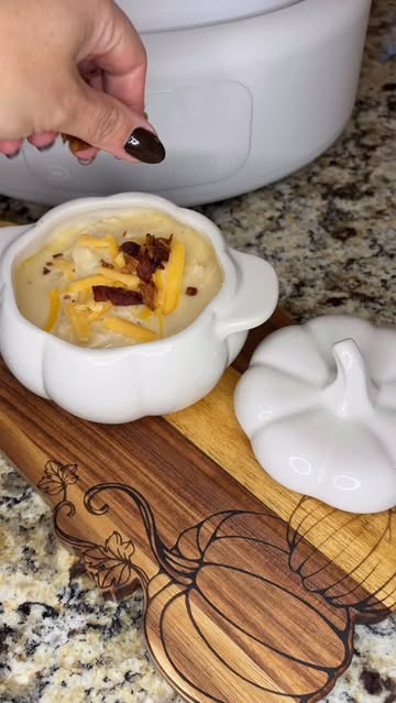 🎃Creamy Chicken Gnocchi Soup 🍲 If you need an easy, cozy dinner that basically cooks itself… SAVE THIS ONE. 👏🏼 My...