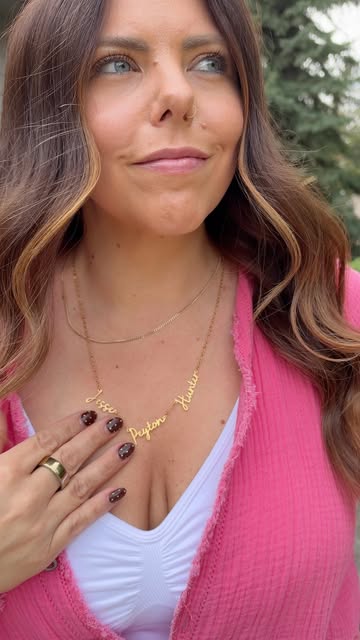 The kind of jewelry you put on once and never want to take off. 🩷 Effortless, meaningful, and made for everyday wear...