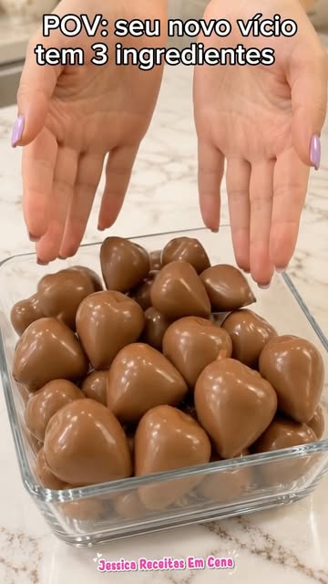 Você faria essa receita hoje? Morango com chocolate Essa receita é muito gostosa, uma sobremesa perfeita.