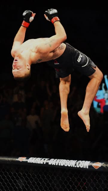 BEAUTIFUL VIOLENCE- Here's a graceful edit I made of Justin "The Highlight" Gaethje KNOCKING PEOPLE OUT and doing bac...