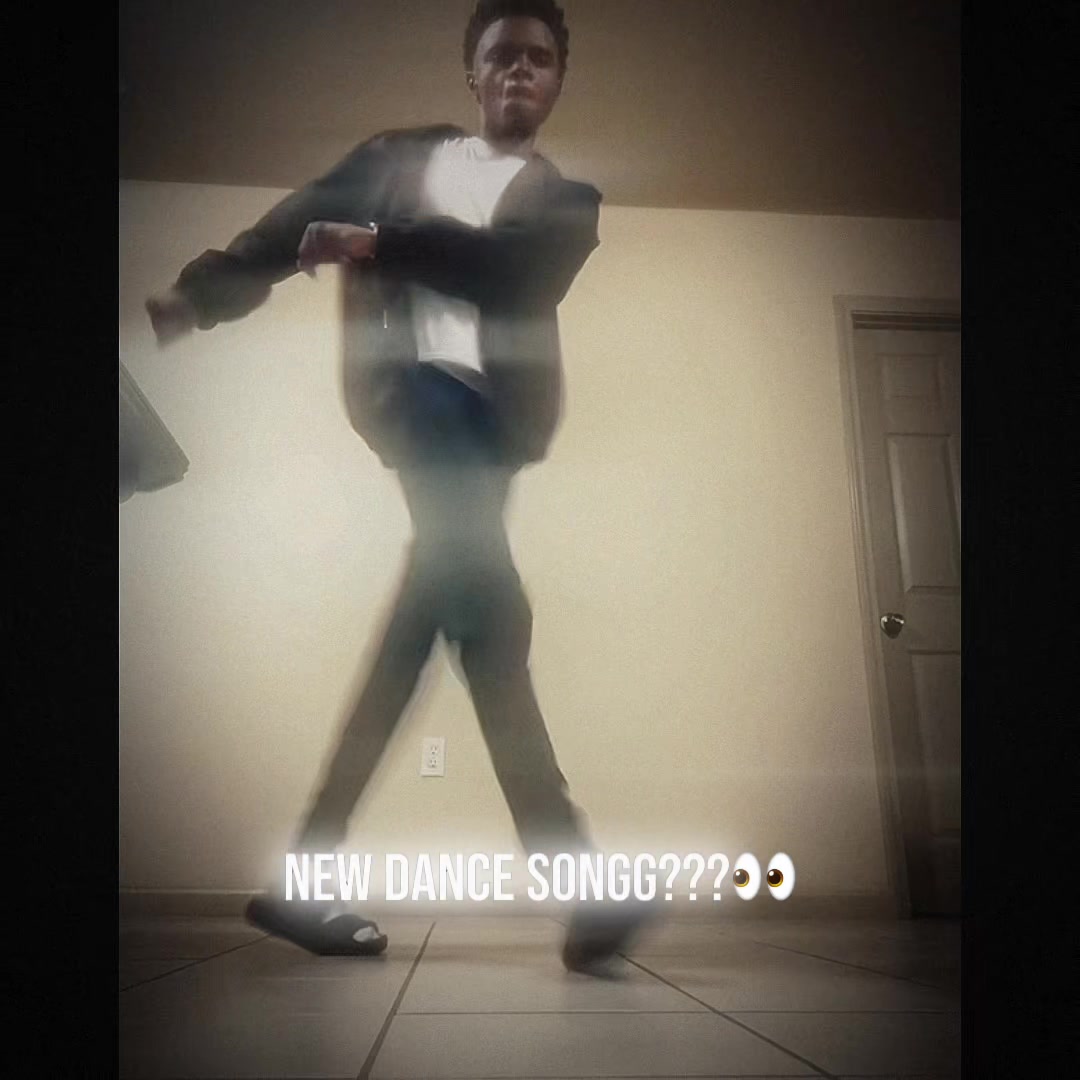 Whoo hittin ts da bestt??👀😂 #KSOFIVVE #foryoupage #viral #twerk #dancesong