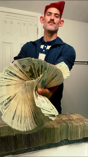 Max Stackwell 💸 His hair has levels. His money has layers. His humility? NOWHERE to be found. 😭💰 Meet Max Stackwel...