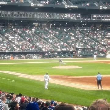 My dad took the girls and I to a @whitesox game . Had a blast (I will literally go to any sports event 😅) #baseball...