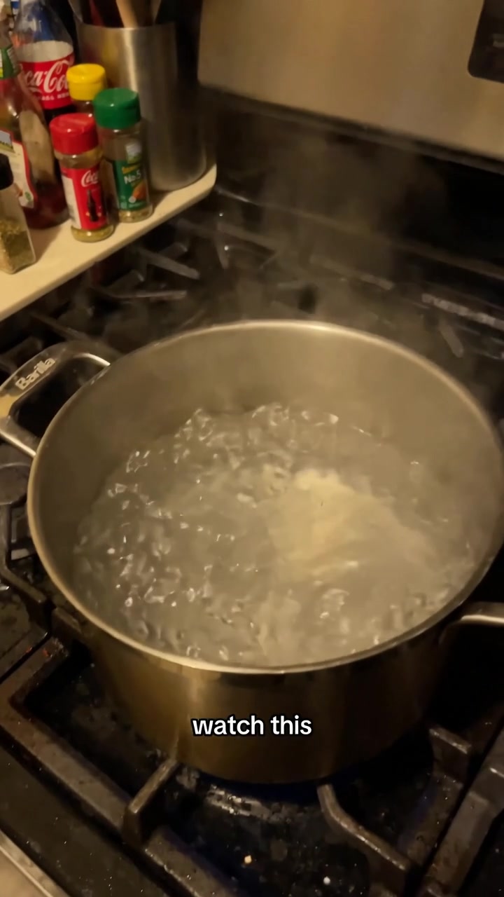POV: the studio session ran long so it's Barilla spaghetti aglio e olio in 9 minutes flat 🍝 @barilla let's talk 👀 #...
