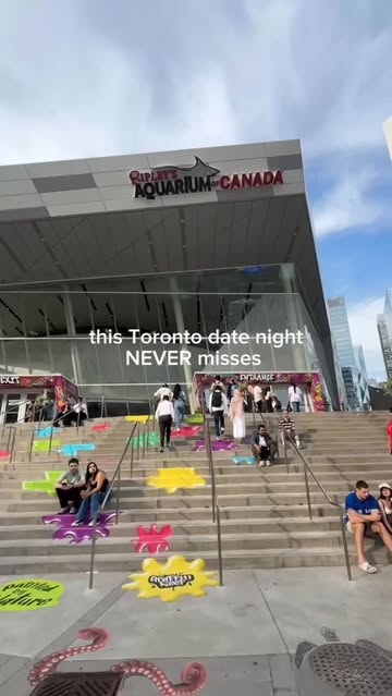 Maybe you don’t always need to fly out to make some memories #toronto #datenight❤️ #summer #thingstodo