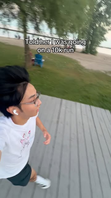 she was wayyy off 😭✌️ #explorepage #running #strava #10k #funny