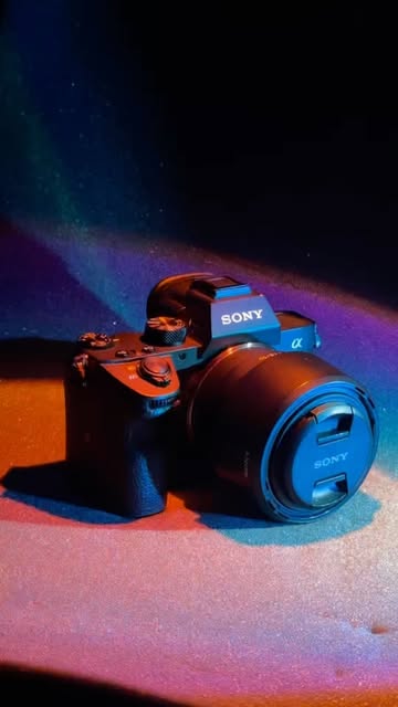 Una cámara. Una idea. Una historia contada con luz, movimiento y sonido. 🎬 SONY α7 III. Un pequeño proyecto personal...