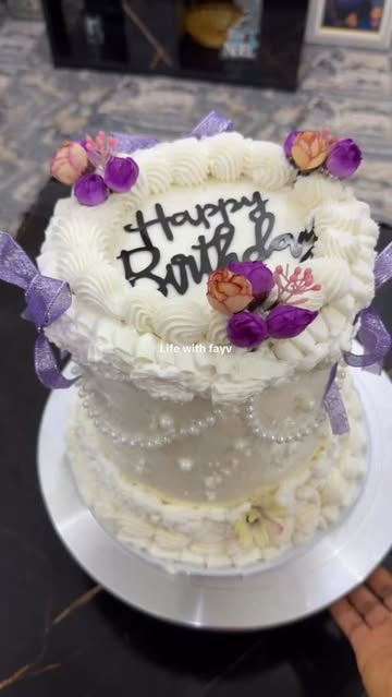 Made this beautiful cake for my adorable baby sister @_wanyioma Happy birthday my angel #birthdaycake #homebaker #cak...
