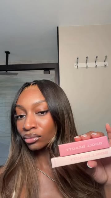 Okay yeah… this combo did what it needed to do 😍 This is the Ballet lipgloss + Mocha lipliner from @bdollbeauty and...