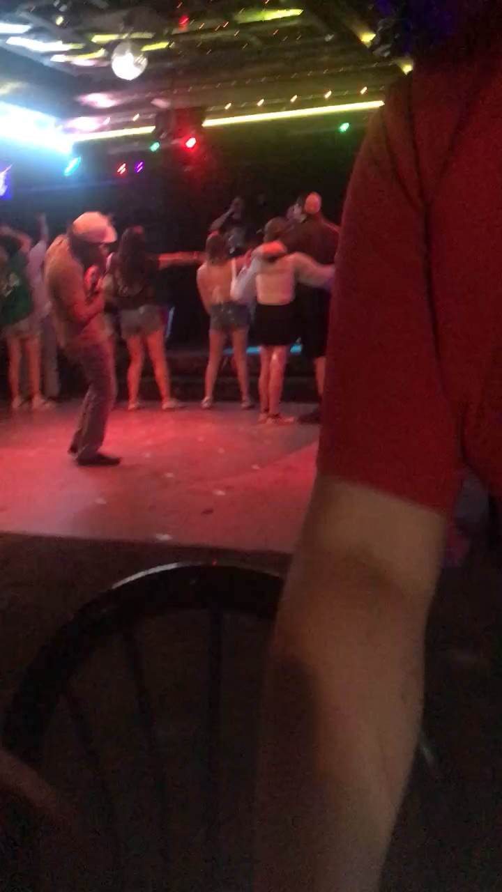 DJ