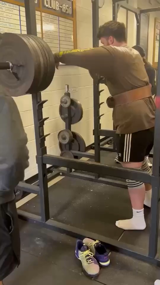 Squatting 675