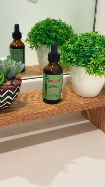 My hair care routine with Mielle Rosemary Mint Scalp & Hair Strengthening Oil 🌿✨ Taking time to care for my hair, on...