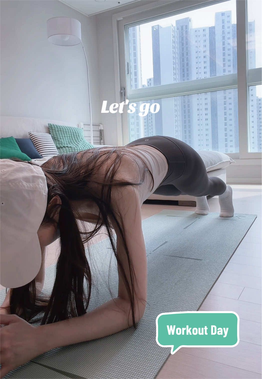 Working out for a firm, toned chest ✨ Planks are a must! As the weather gets warmer… I’m feeling the pressure lol #wo...