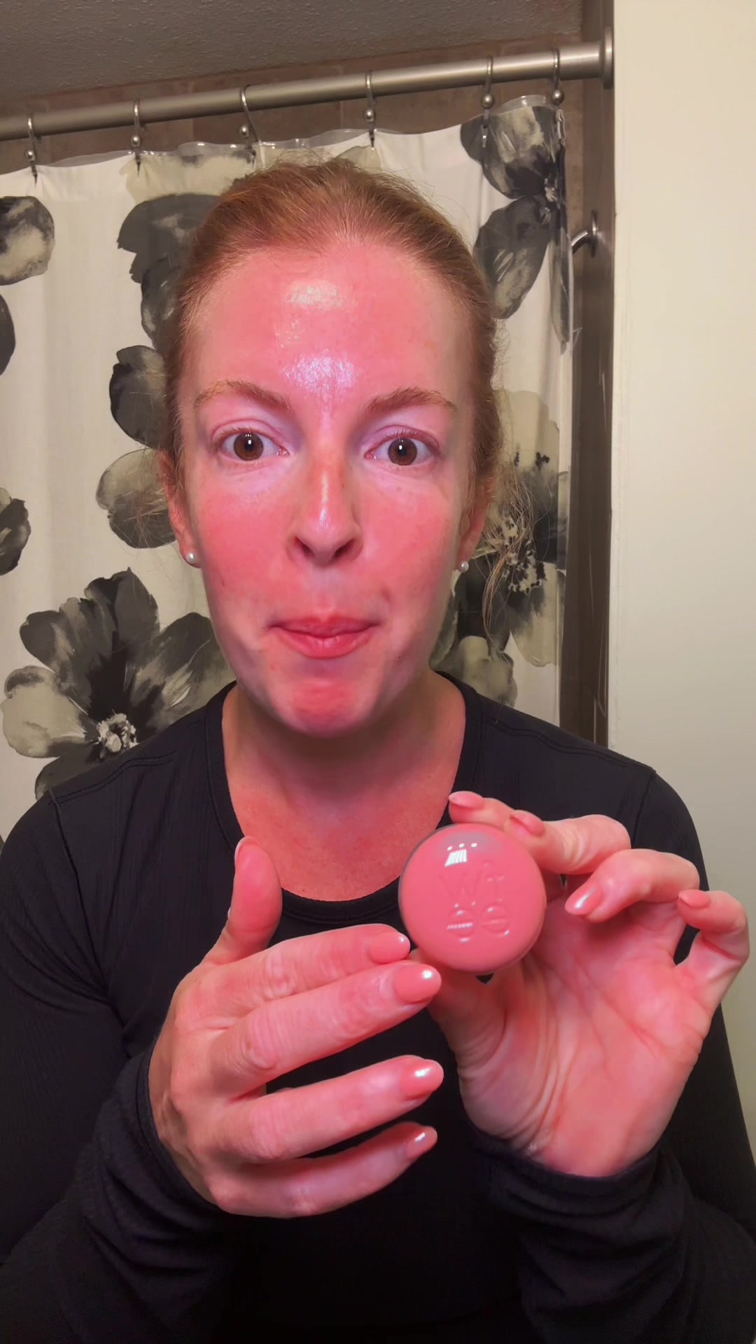 Absolutely obsessed with the texture and lasting color of the @fwee US pudding pot! This busy mom has no time to reap...