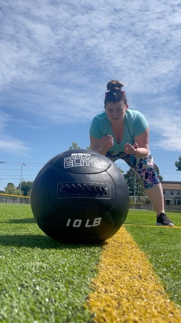 Enjoy mixing up your workouts? Nothing makes me feel stronger than doing HIIT, body weight workouts and slamming a we...
