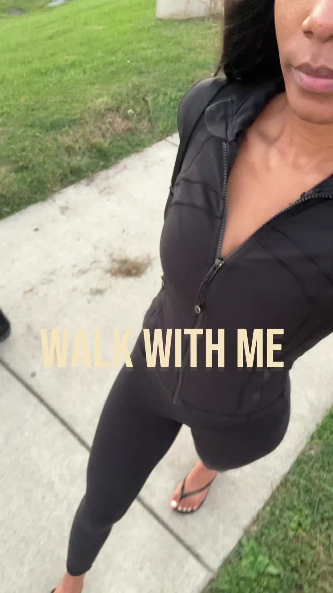 a little city stroll ⭐️🏙️💘 #walk #workout #girlhood #citylife