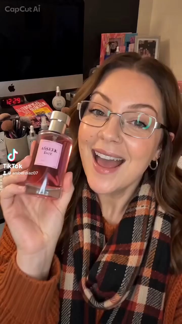 Aseek perfume