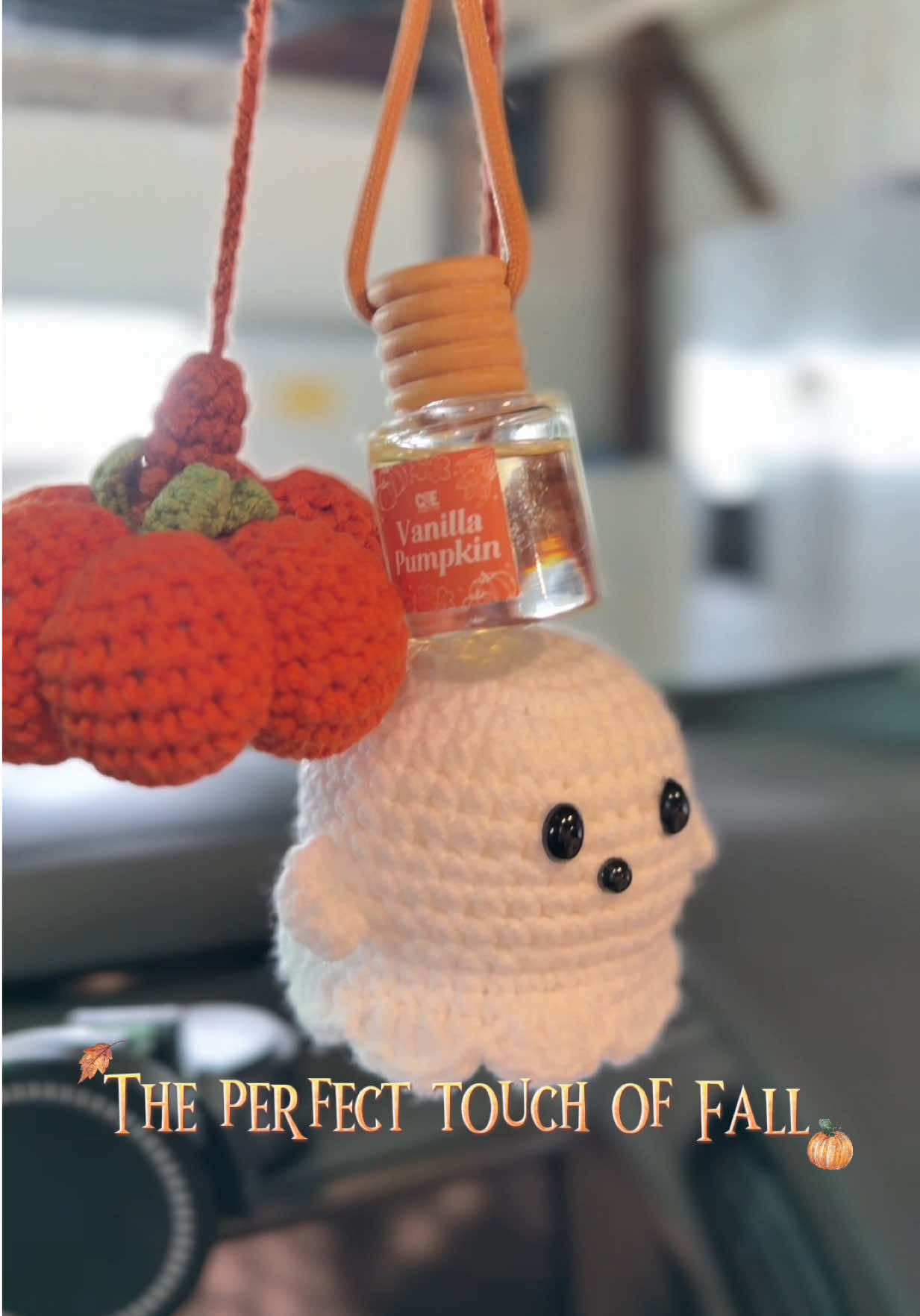 It’s just the cutest little piece 👻🎃 #falldecorations #falldecor #fallaesthetic #falldealsforyou #pumpkinseason