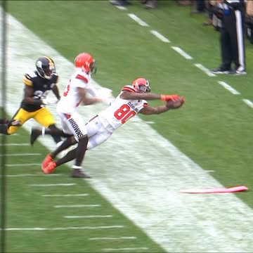 This catch and toe-tap from @juice_landry is ABSURD. 😱 - 📺:#CLEvsPIT on CBS 📱: NFL app // Yahoo Sports app