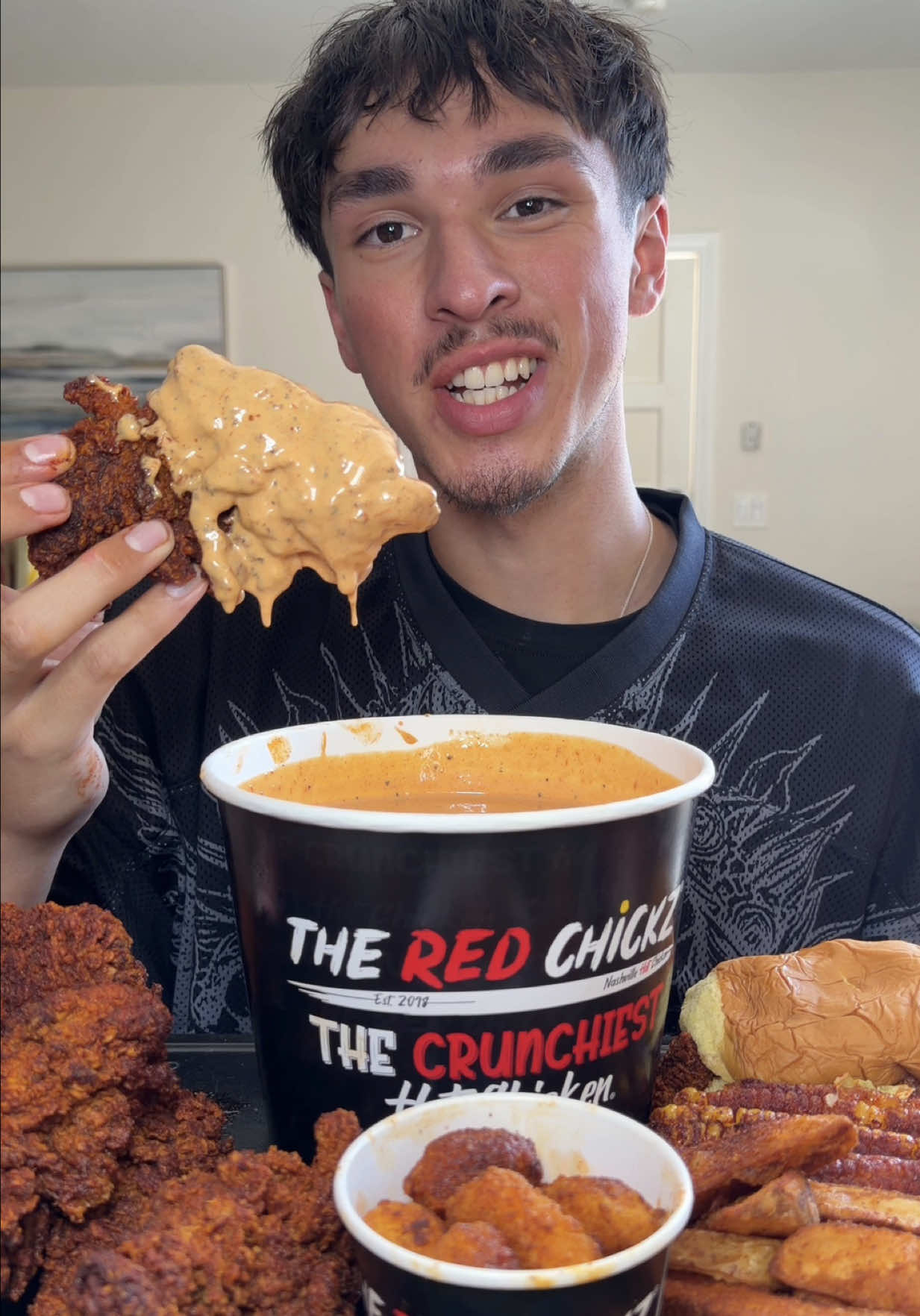trying the crunchiest chicken in LA! @TheRedChickz did you guys watch the VMAs yesterday? 👀 #theredchicks #mukbang #...