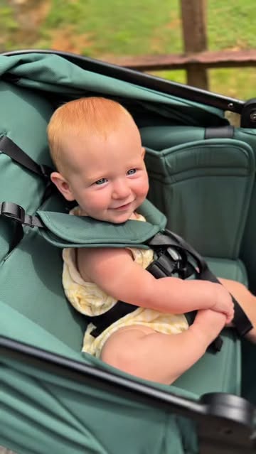 This is what park days look like for us now and I am never going back. The Q2 from @familidoo fits both of my babies...