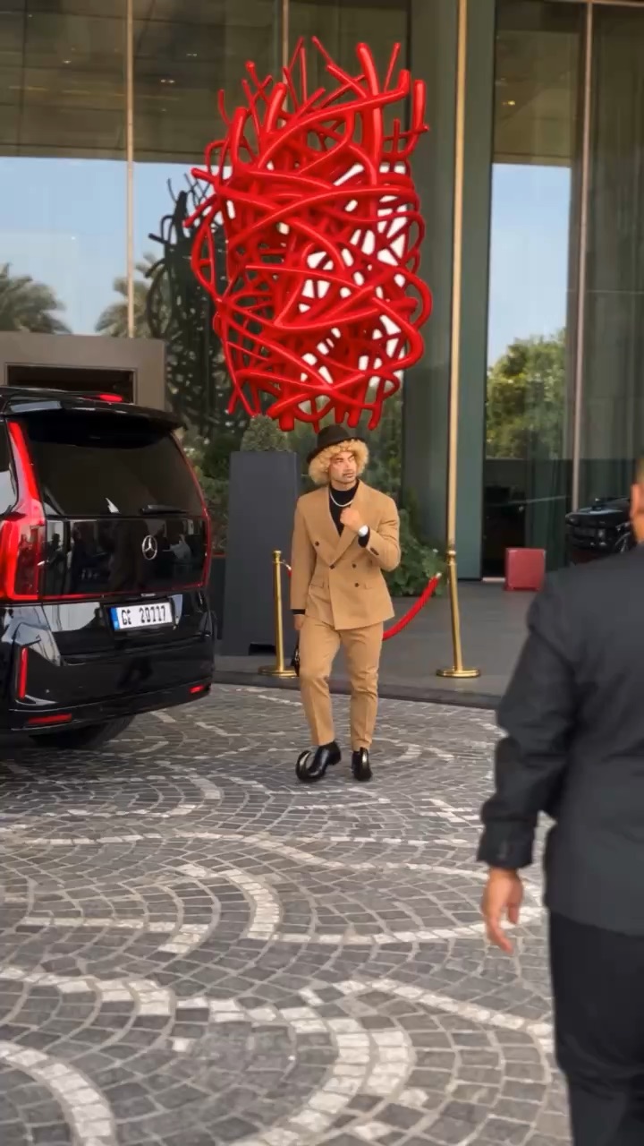 The entrance, the suit, the G-Wagon… everything about this man says VIP 😂🔥 Would you ride in this?