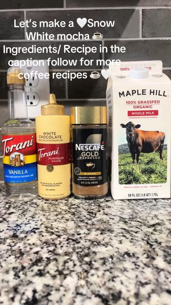 Let’s make a Snow White mocha🤍