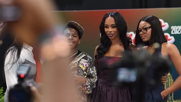 Take In The Moment... But Build On The Moment 🤏🏾😎✨#InvestFest2025 #Host #JahzeTv #zoespencer #deshaefrost